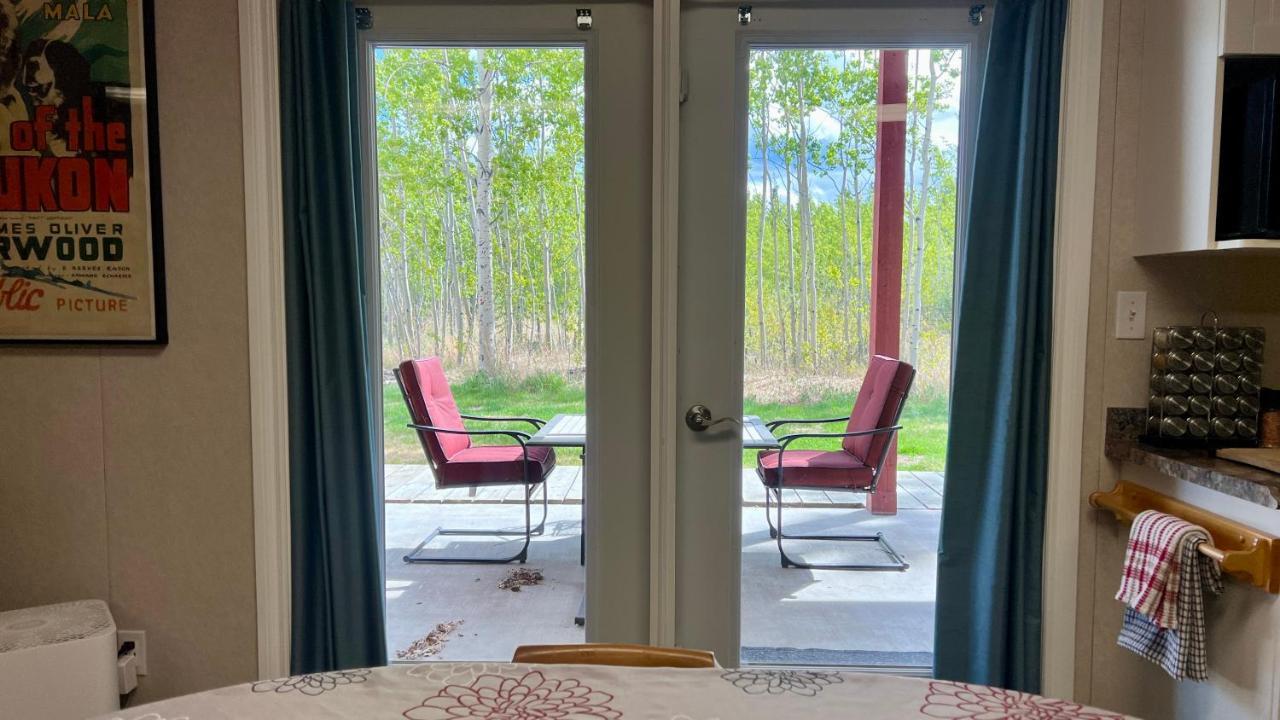 Appartement The Big Red Barn à Whitehorse Extérieur photo